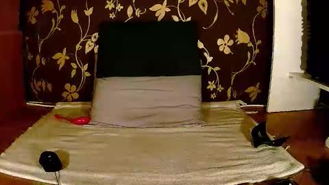 Squirty Maya Gold online show from January 9, 6:10 pm