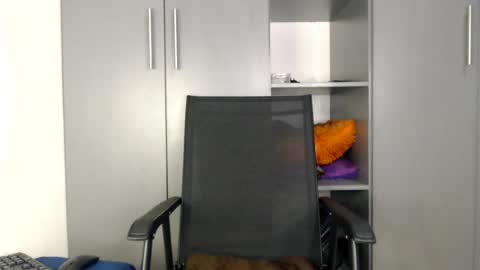 Snapshot of sexymia06 chatting on July 3, 9:27 am Melina online show from July 3, 9:27 am