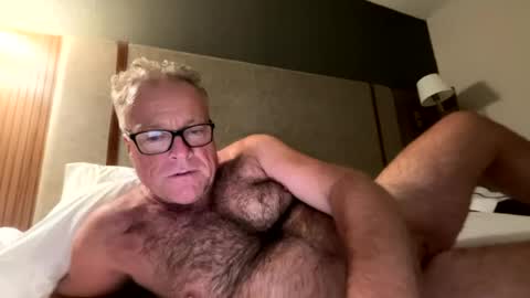 Raymond Art Model online show from July 28, 2:40 am