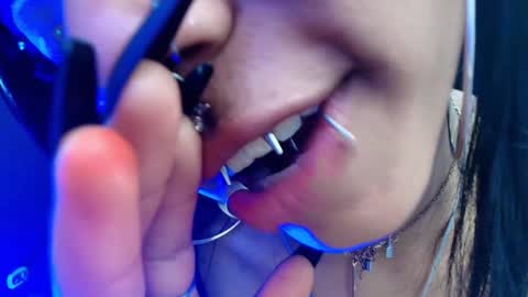 N A F online show from January 24, 9:15 pm