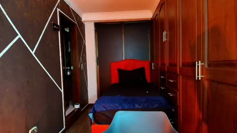 N A F online show from February 6, 10:32 pm