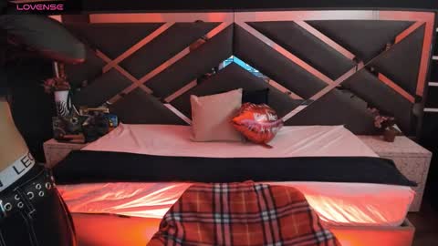 N A F online show from September 24, 7:17 pm