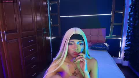 N A F online show from November 22, 8:30 pm