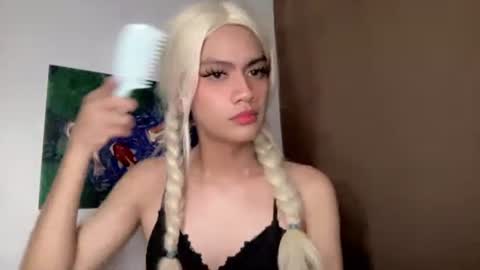 Snapshot of sexynakedweapon chatting on May 12, 9:28 am LIEZEL online show from May 12, 9:28 am