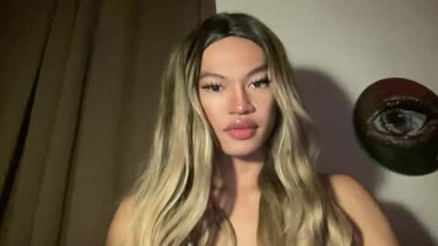 Snapshot of sexynakedweapon chatting on June 11, 5:27 am LIEZEL online show from June 11, 5:27 am