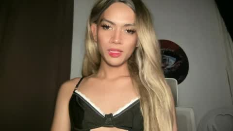 Snapshot of sexynakedweapon chatting on June 19, 6:12 pm LIEZEL online show from June 19, 6:12 pm