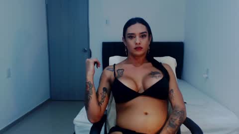 Snapshot of sexynatalia25 chatting on January 16, 5:32 am Natalia Duran online show from January 16, 5:32 am