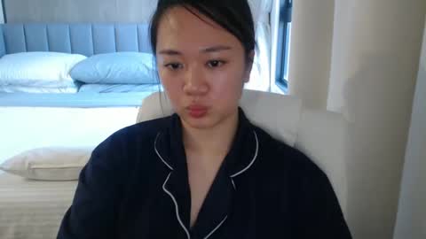 sexypenguin13 online show from December 6, 10:05 am