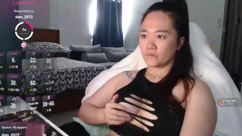 sexypenguin13 online show from February 19, 6:42 am