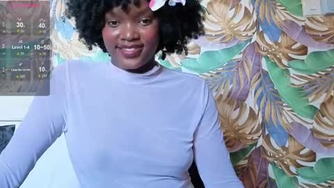 Snapshot of sexypetite_lee chatting on May 13, 1:30 pm Lee online show from May 13, 1:30 pm