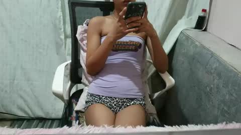 Snapshot of sexypinayirish chatting on May 27, 2:52 am IRISH online show from May 27, 2:52 am