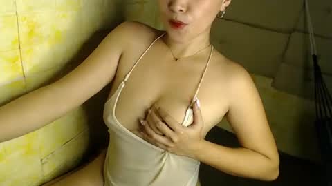 Snapshot of sexypinaymiya chatting on March 6, 5:24 am Miyah online show from March 6, 5:24 am