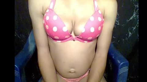 Snapshot of sexypussy000 chatting on February 8, 11:41 pm sexypussy000 online show from February 8, 11:41 pm