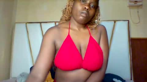 Snapshot of sexypussy983 chatting on June 29, 4:52 am Micky online show from June 29, 4:52 am
