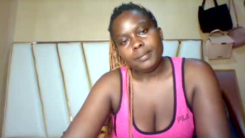 Snapshot of sexypussy983 chatting on July 20, 5:33 am Micky online show from July 20, 5:33 am