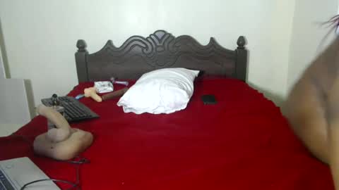 Snapshot of sexypwincy chatting on June 23, 6:33 am sexypwincy online show from June 23, 6:33 am