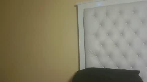 queenivy online show from September 17, 3:41 am