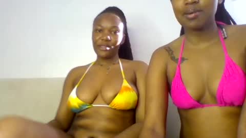 sexyriri22 online show from July 14, 2:12 pm