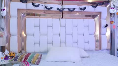 Kendall online show from October 11, 12:26 pm