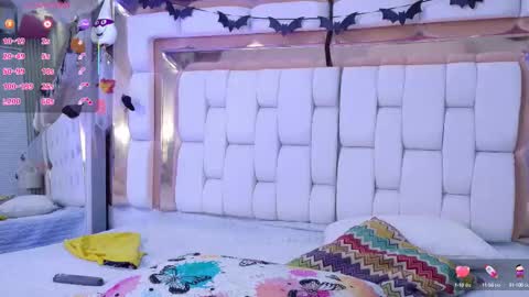 Kendall online show from October 13, 12:27 pm