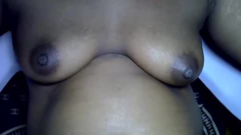 Snapshot of sexystella10 chatting on June 3, 4:23 pm Stella online show from June 3, 4:23 pm