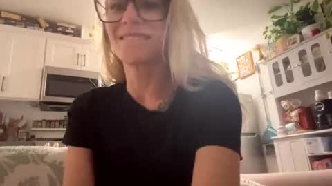 Snapshot of sexytiff6 chatting on October 24, 5:48 am sexytiff6 online show from October 24, 5:48 am