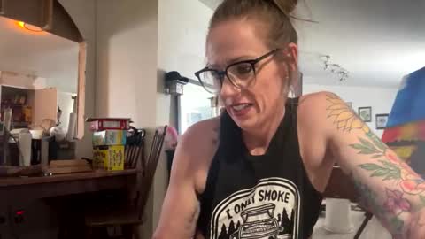Snapshot of sexytillygurl chatting on May 6, 9:53 pm sexytillygurl online show from May 6, 9:53 pm