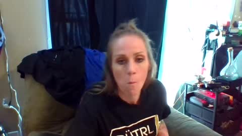 Snapshot of sexytillygurl chatting on June 15, 4:53 pm sexytillygurl online show from June 15, 4:53 pm