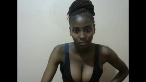 Snapshot of sexytinyy chatting on May 17, 9:00 pm maria online show from May 17, 9:00 pm