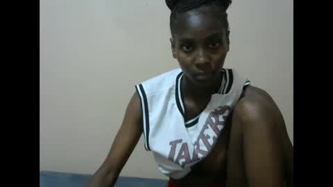 Snapshot of sexytinyy chatting on May 20, 9:54 pm maria online show from May 20, 9:54 pm