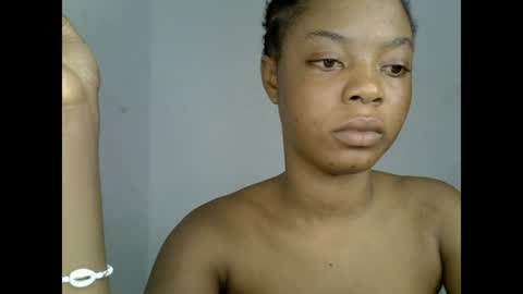 sexyxpeach online show from July 5, 9:33 pm