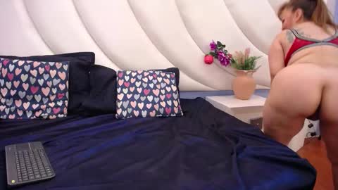 Snapshot of sexyymommy1 chatting on October 11, 11:53 am Mary online show from October 11, 11:53 am