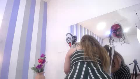 Snapshot of sexyymommy1 chatting on October 12, 2:05 pm Mary online show from October 12, 2:05 pm