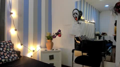Snapshot of sexyymommy1 chatting on October 14, 11:44 am Mary online show from October 14, 11:44 am