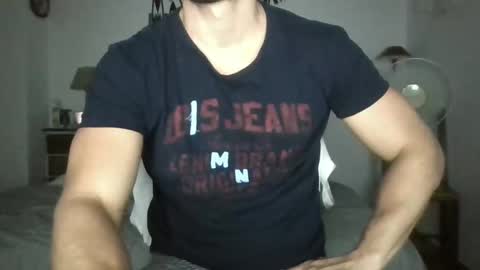 Snapshot of sexyyphilip chatting on January 2, 1:06 am sexyyphilip online show from January 2, 1:06 am