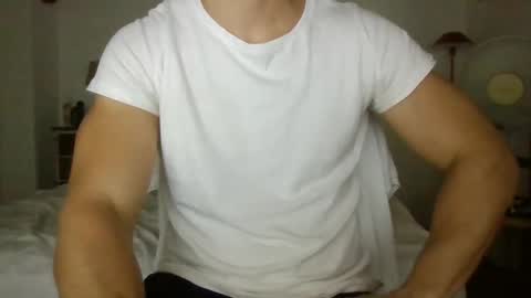 Snapshot of sexyyphilip chatting on February 12, 9:54 pm sexyyphilip online show from February 12, 9:54 pm