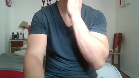 Snapshot of sexyyphilip chatting on December 20, 7:21 pm sexyyphilip online show from December 20, 7:21 pm