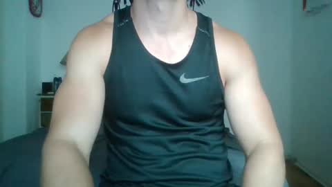 Snapshot of sexyyphilip chatting on January 7, 9:39 pm sexyyphilip online show from January 7, 9:39 pm
