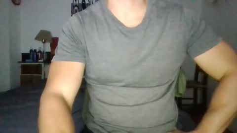 Snapshot of sexyyphilip chatting on January 11, 3:44 am sexyyphilip online show from January 11, 3:44 am