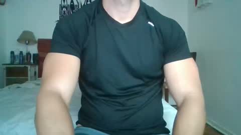 Snapshot of sexyyphilip chatting on February 3, 9:31 pm sexyyphilip online show from February 3, 9:31 pm