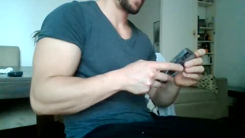 Snapshot of sexyyphilip chatting on June 19, 6:45 pm sexyyphilip online show from June 19, 6:45 pm