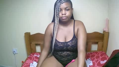 Snapshot of sexyyred_ chatting on February 15, 3:09 pm sexyyred_ online show from February 15, 3:09 pm