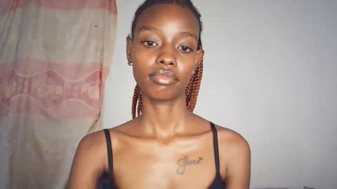 Snapshot of sexyzuriel chatting on February 27, 11:43 am sexyzuriel online show from February 27, 11:43 am