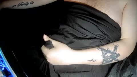 no face online show from September 28, 7:14 am