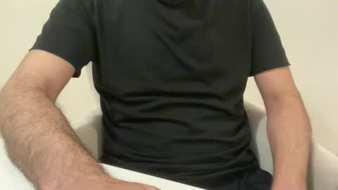 Snapshot of sezarca chatting on April 8, 5:35 pm trkn gc - ankara online show from April 8, 5:35 pm