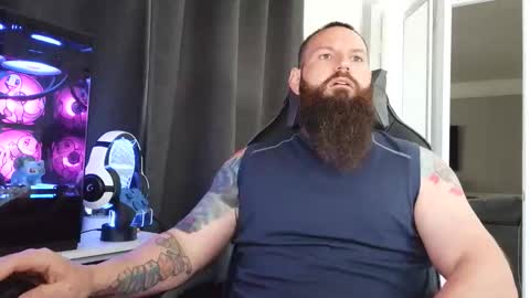 Snapshot of sflmarriedguy chatting on May 1, 1:37 pm SouthFloridaStr8guy online show from May 1, 1:37 pm