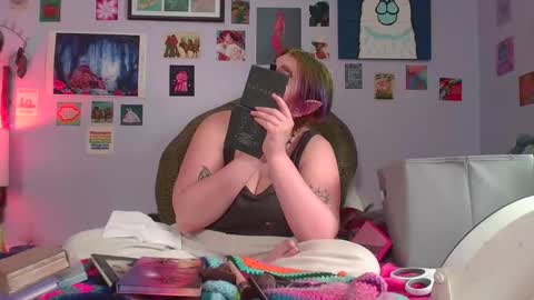 sglily111 online show from February 5, 7:40 pm