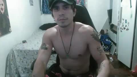 Snapshot of shacoklown chatting on April 8, 1:27 am shacoklown online show from April 8, 1:27 am