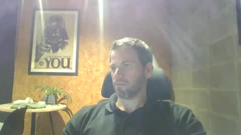 Snapshot of shad0w_hunter chatting on December 4, 11:13 pm shad0w_hunter online show from December 4, 11:13 pm