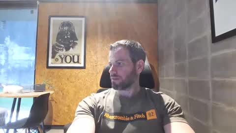 Snapshot of shad0w_hunter chatting on February 17, 7:21 pm shad0w_hunter online show from February 17, 7:21 pm